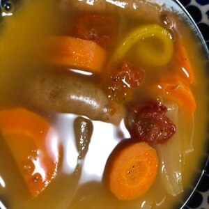 カレーの残りで★キャベツ・ウインナーのカレースープ